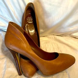 BCBGenerations pump in tan